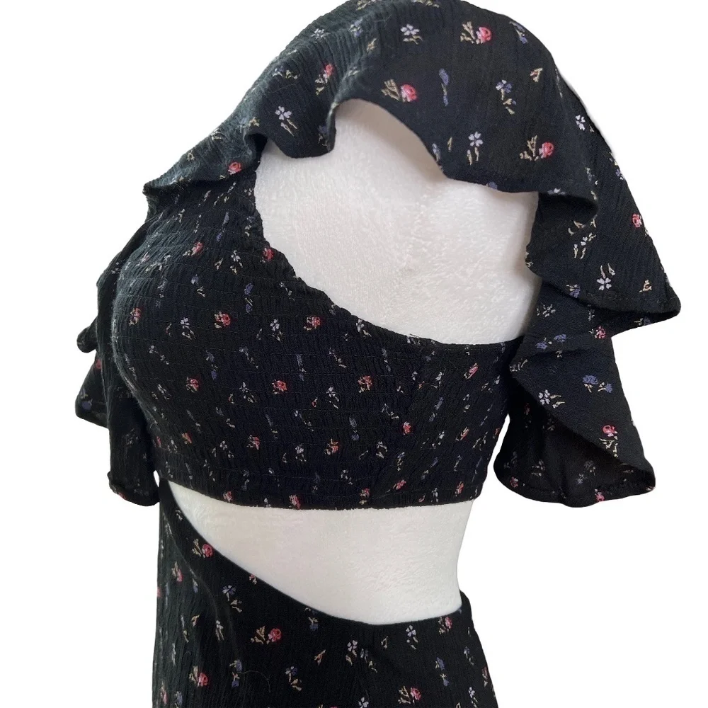 Kimchi Blue Gianna Ruffle Cold Shoulder Jumper Size 0